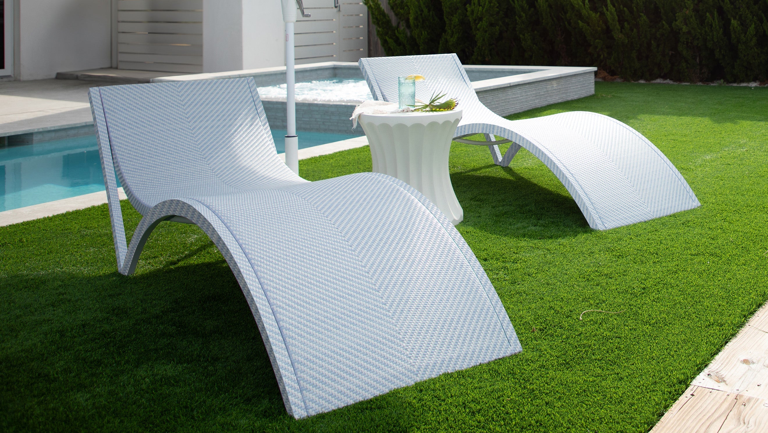 Outdoor Chaise Lounges