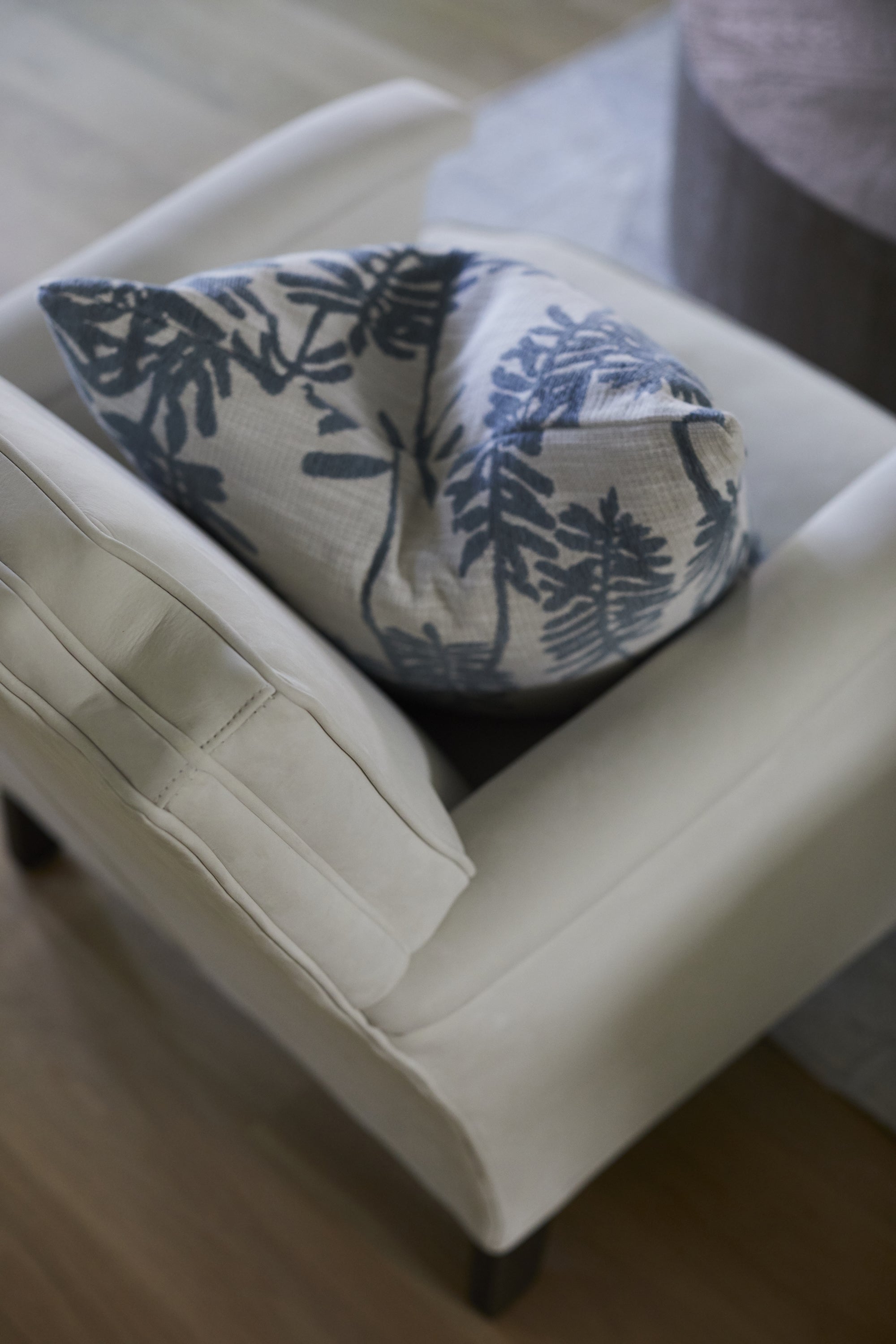 BaldwinSofa Details 30 1